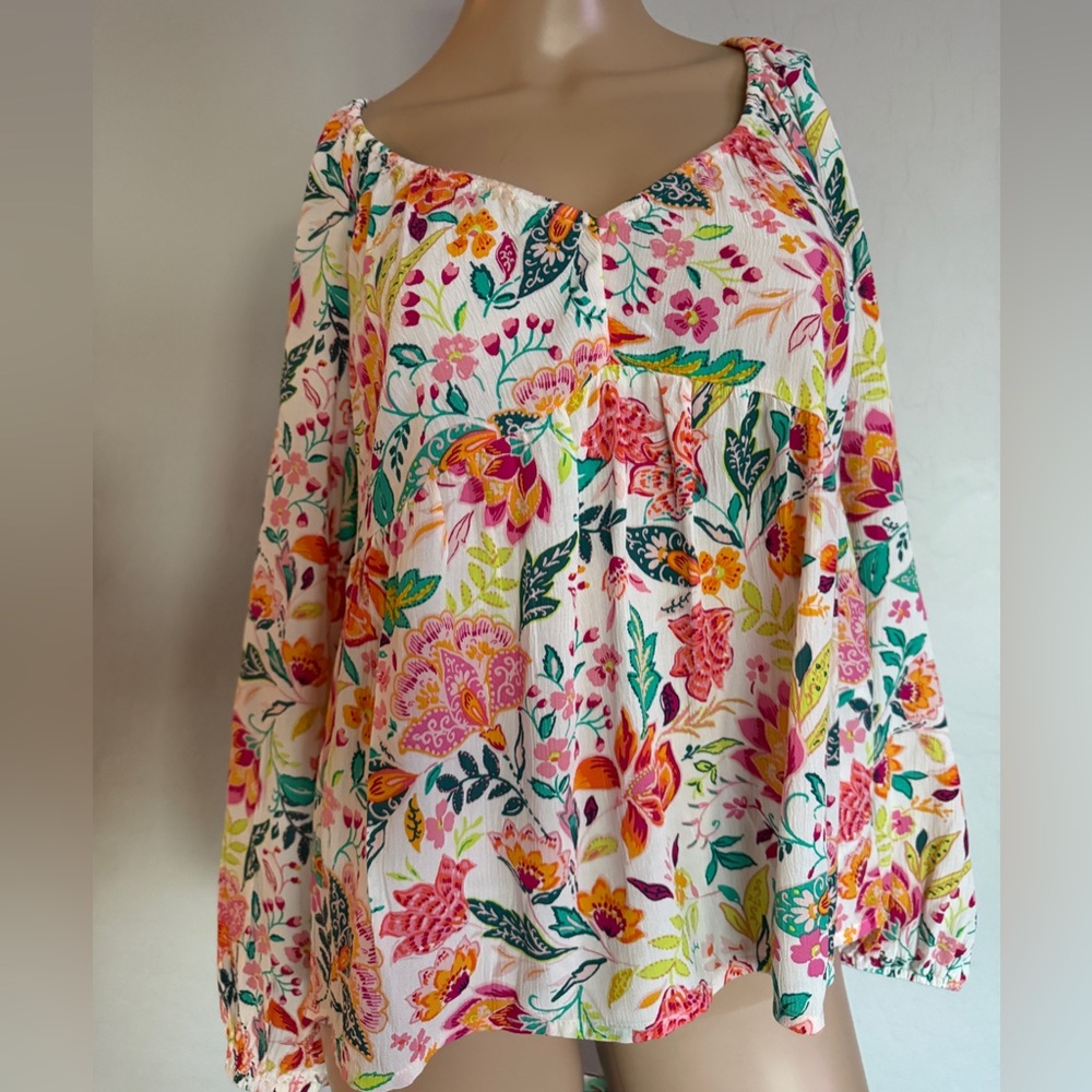 Old Navy Floral Puff Sleeve Blouse in Pink and Orange